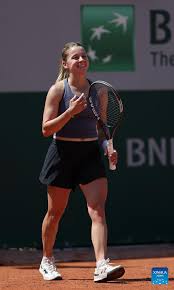 French Open Shock as Zheng Qinwen Suffers Painful First-Round Exit in Paris Tournament
